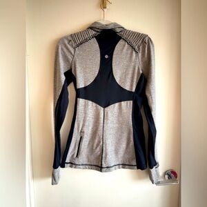 Lululemon 1/4 zip run pullover - size 6!